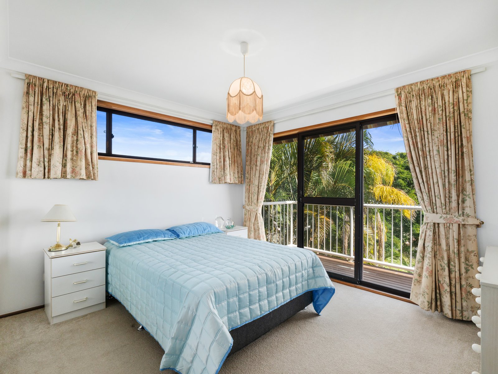 166 Darlington Drive BANORA POINT 8
