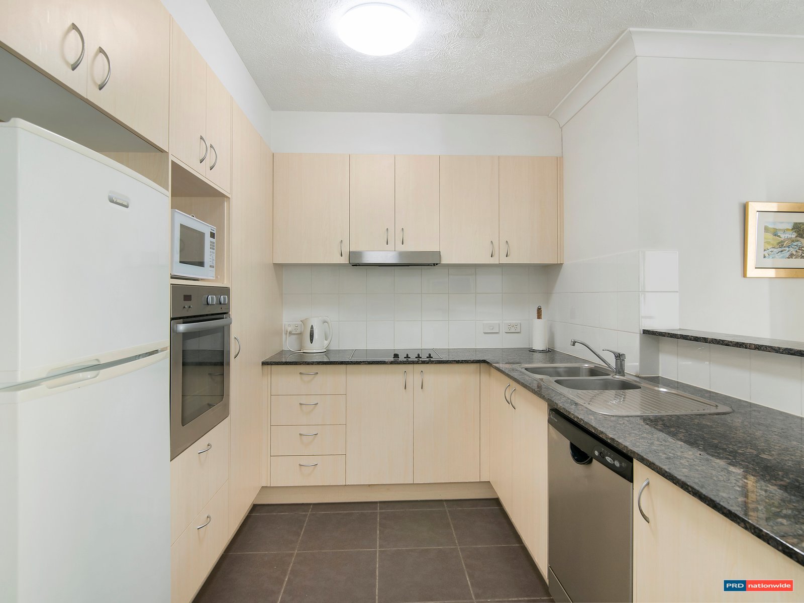 16/6 Fifth Avenue BURLEIGH HEADS 3