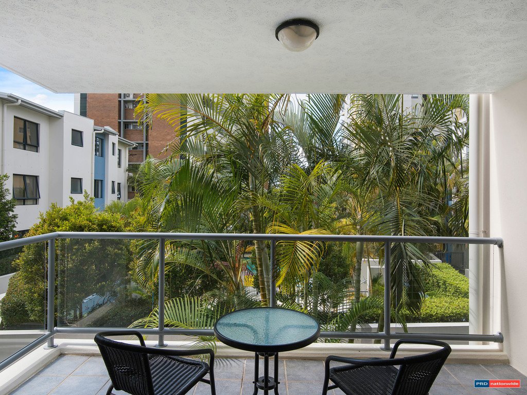 16/6 Fifth Avenue BURLEIGH HEADS 10