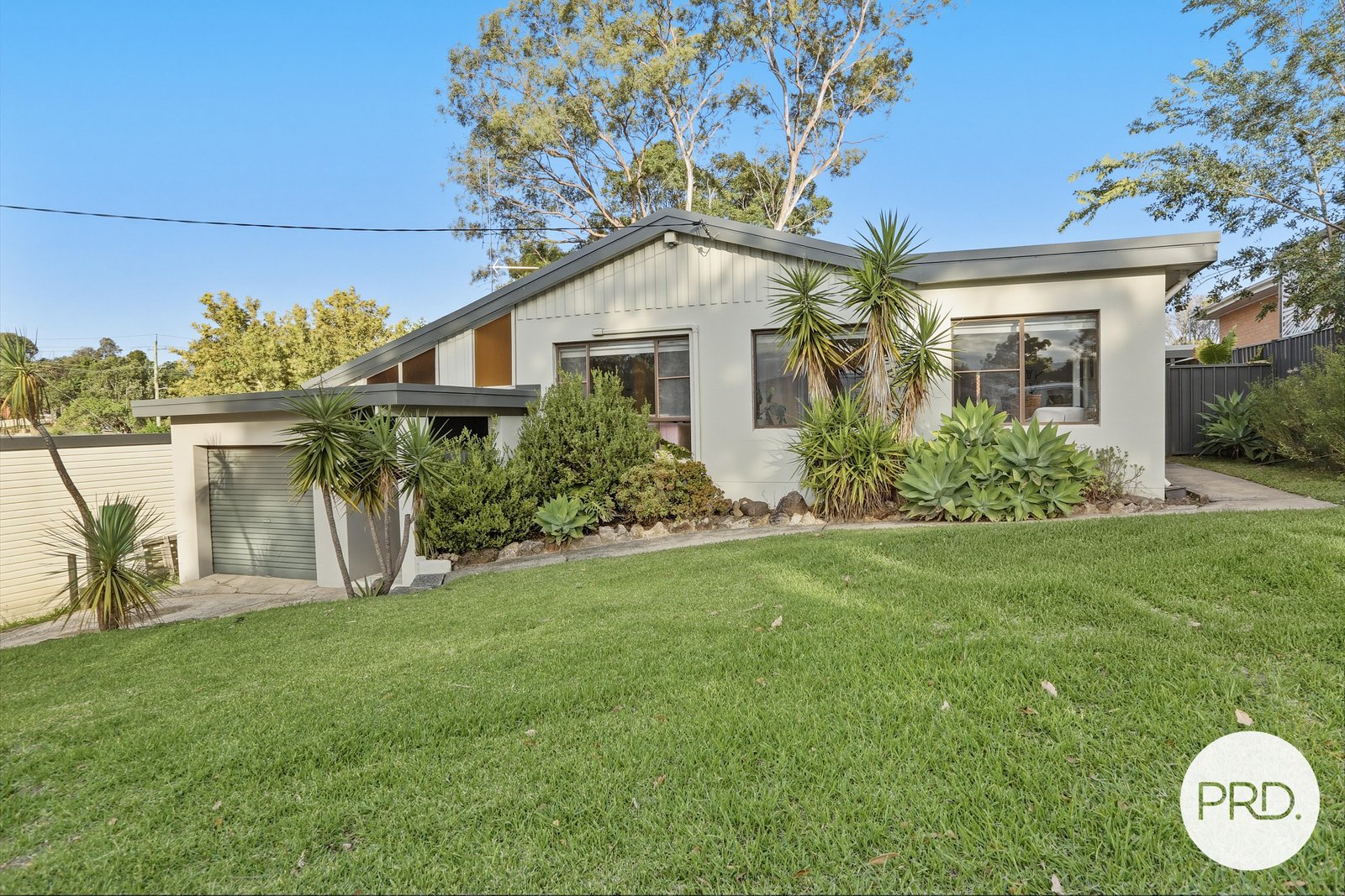 166 Lakelands Drive DAPTO 1