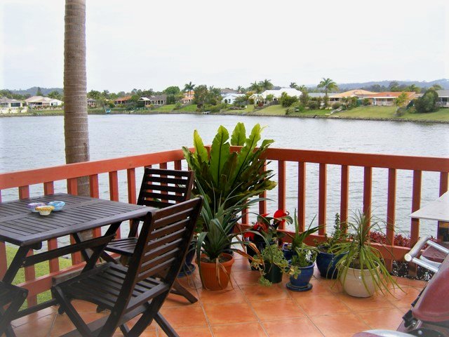 16/6 Lowood Street VARSITY LAKES 1