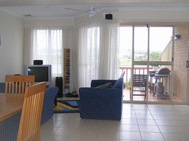 16/6 Lowood Street VARSITY LAKES 4