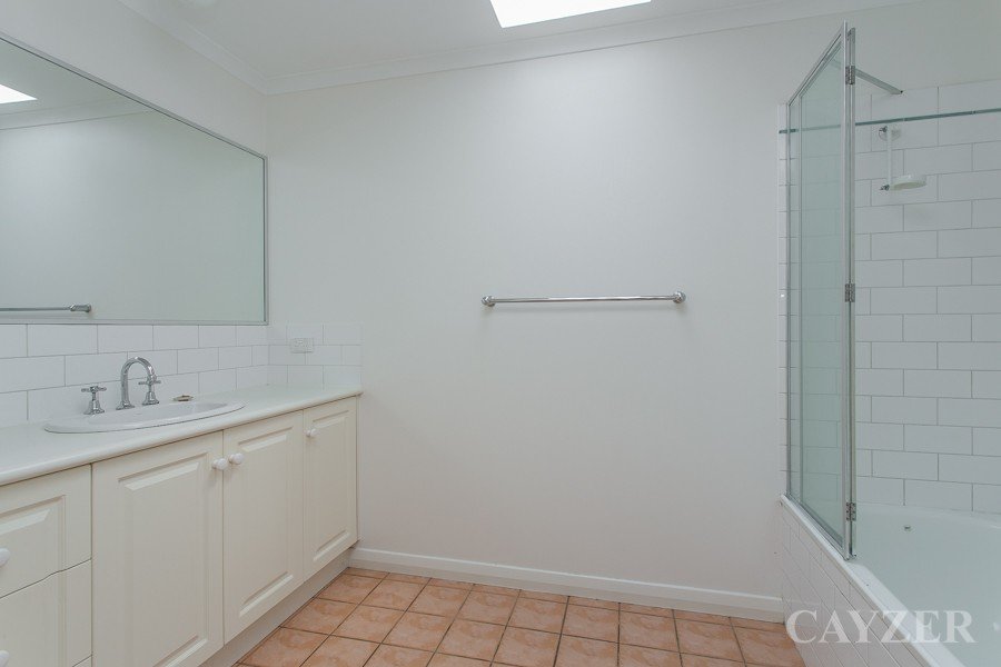 Gallery: 166 Nott Street