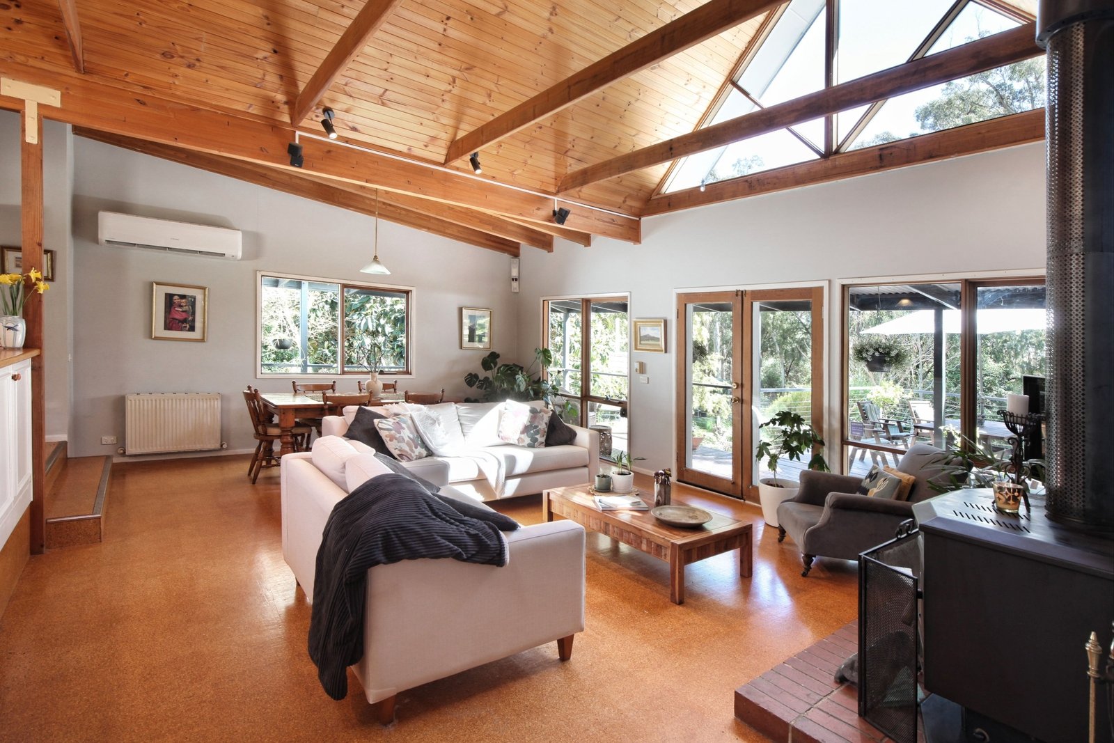 Real Estate and Property in 1666 Mount Macedon Road, Woodend, VIC