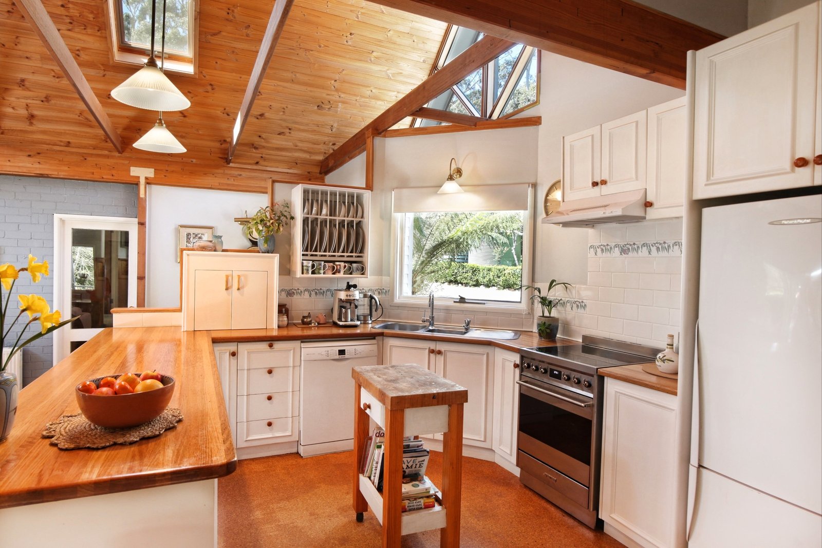 Real Estate and Property in 1666 Mount Macedon Road, Woodend, VIC