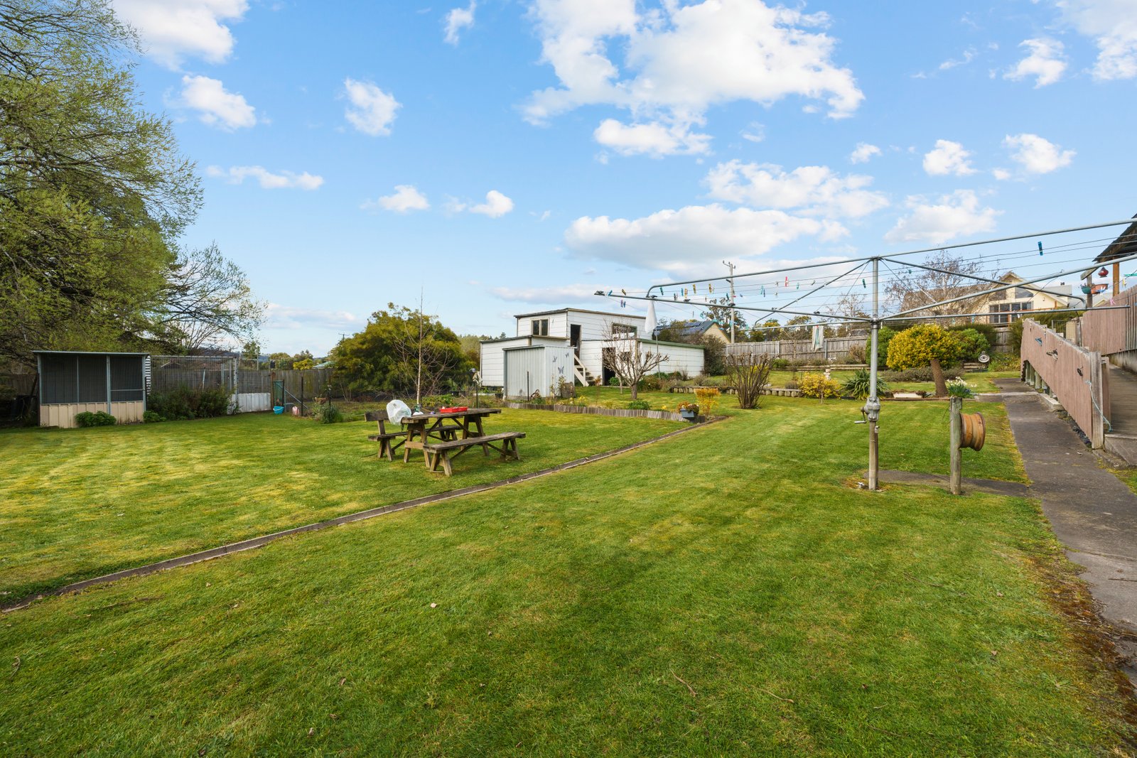 1668 Gordon River Road WESTERWAY 18