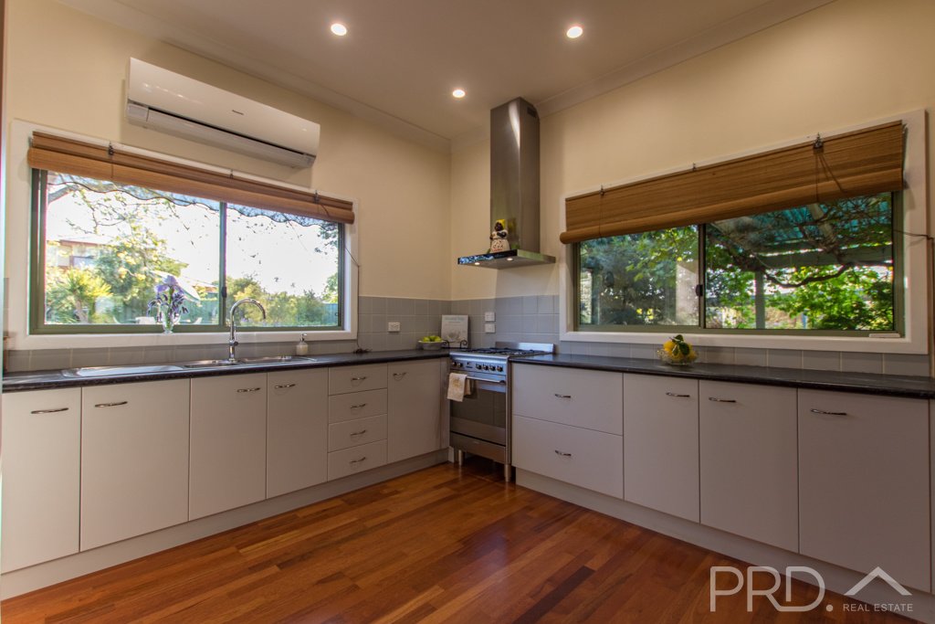 167 Simpson Street TUMUT 7