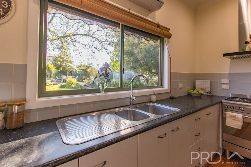 167 Simpson Street TUMUT 8