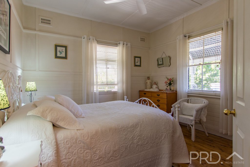 167 Simpson Street TUMUT 11
