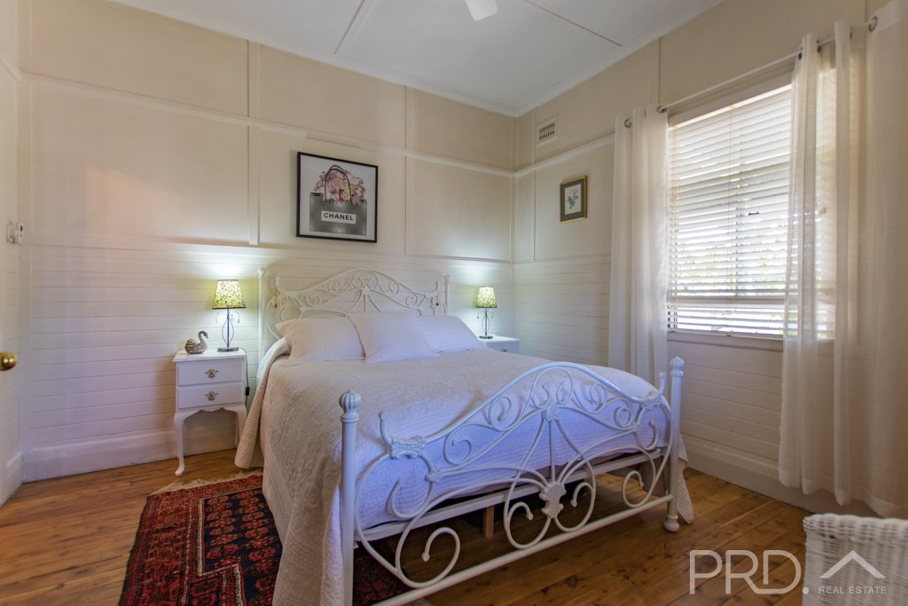 167 Simpson Street TUMUT 12