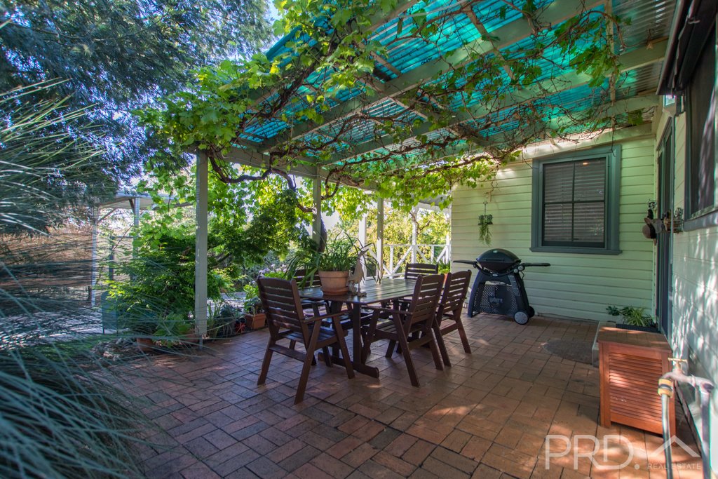 167 Simpson Street TUMUT 17