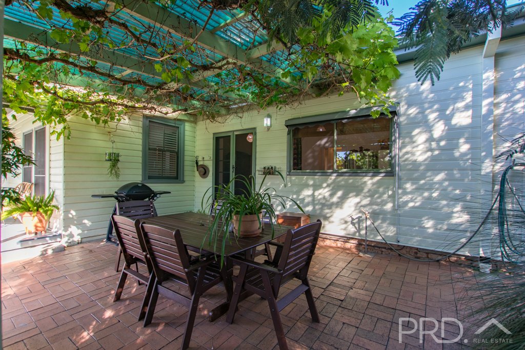 167 Simpson Street TUMUT 18
