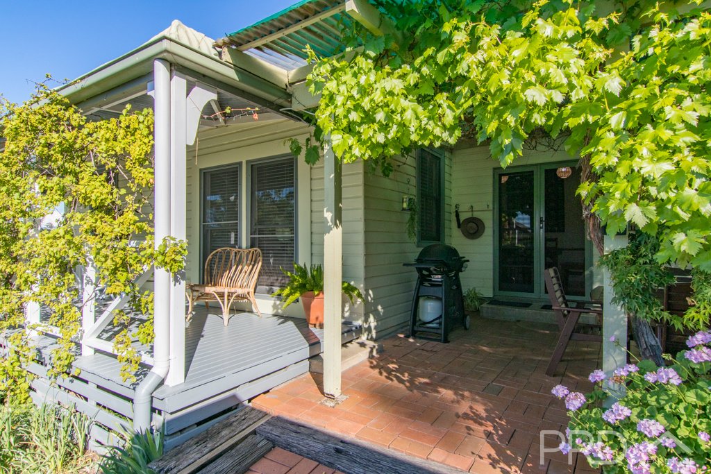 167 Simpson Street TUMUT 21