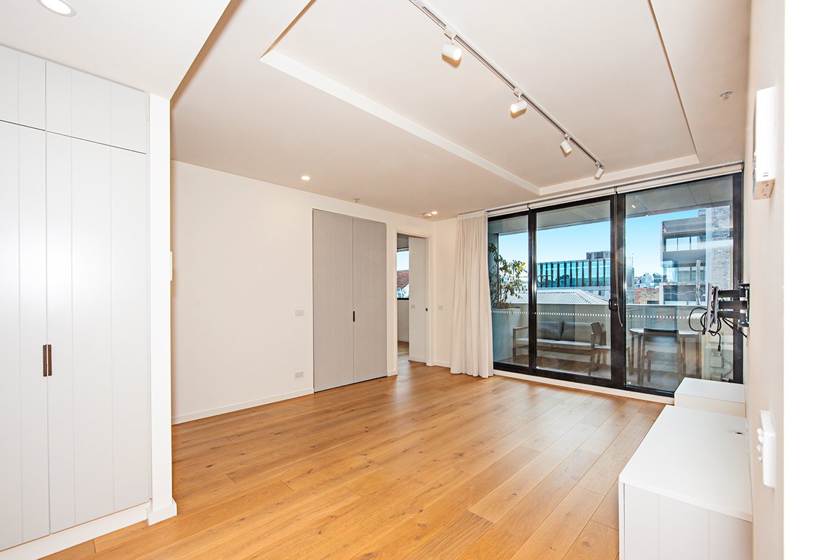 Gallery: 16/7 White Street