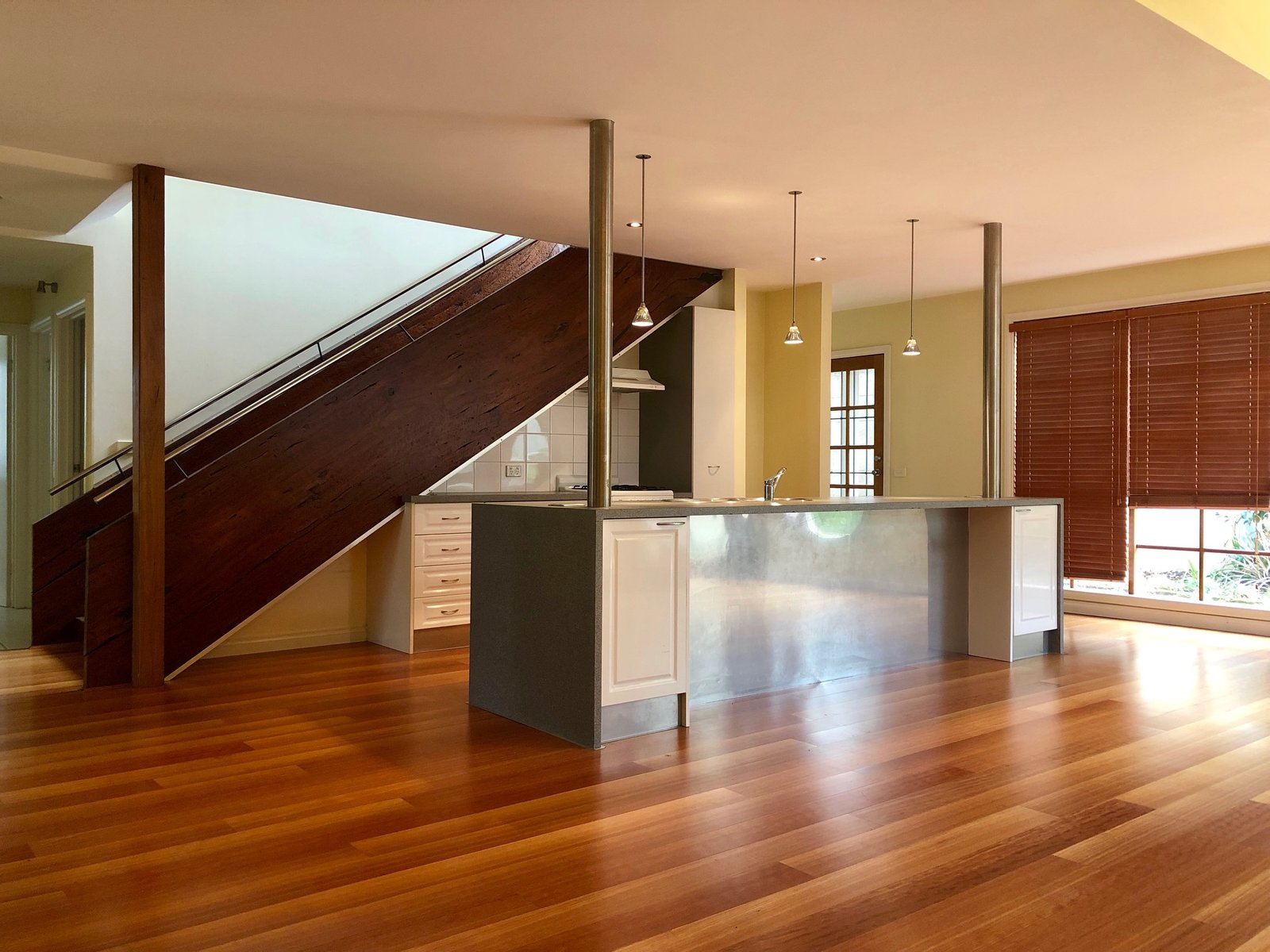 1/679 Pearsall Street HAMILTON VALLEY 4