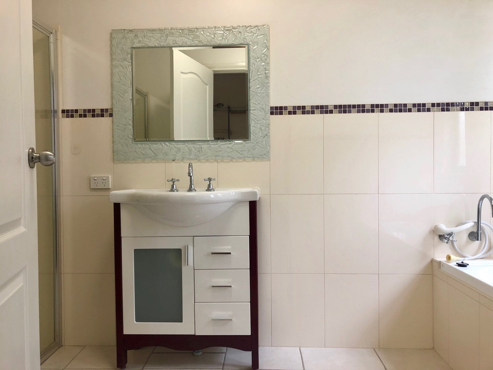 1/679 Pearsall Street HAMILTON VALLEY 11