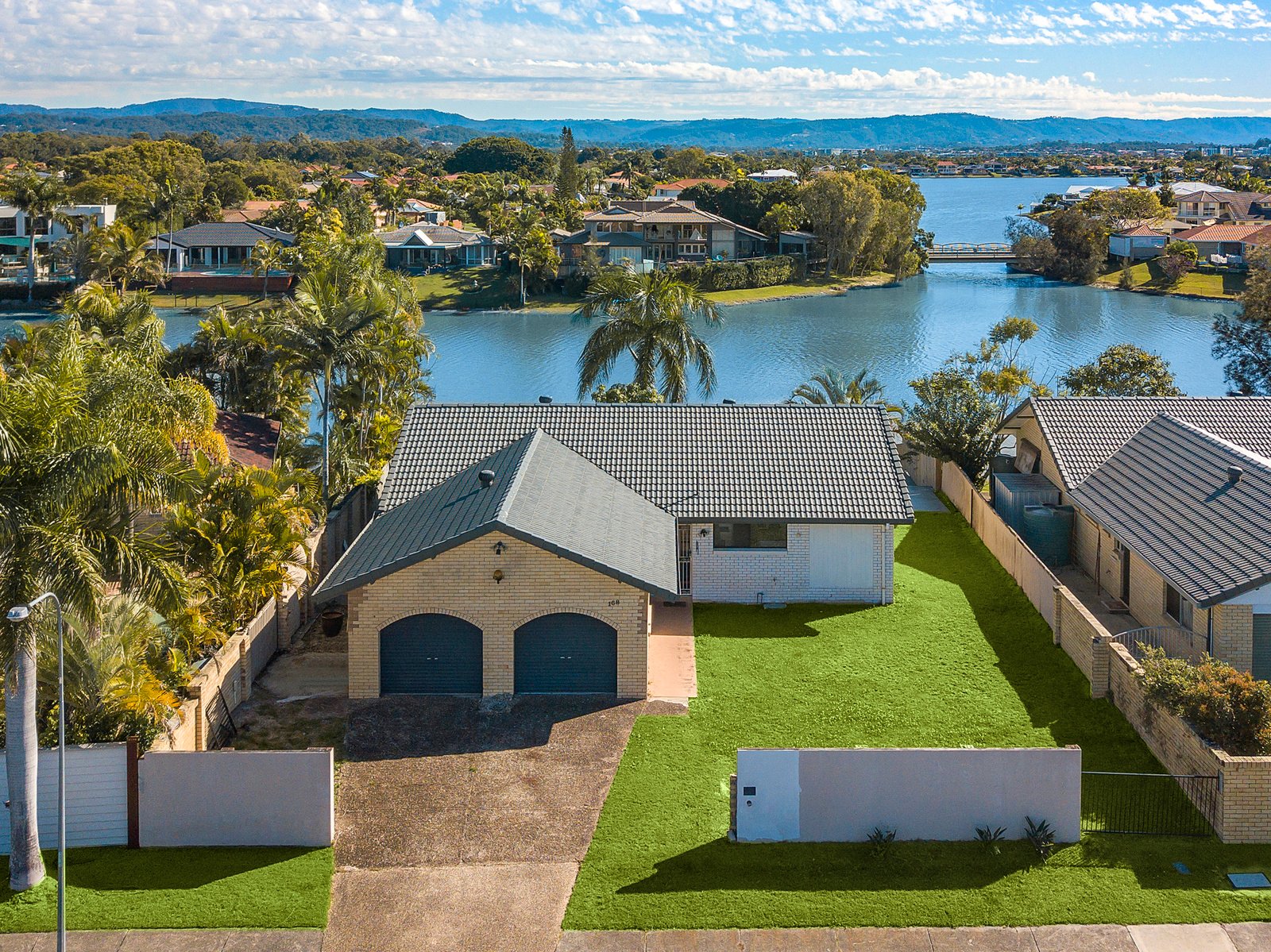 168 Acanthus Avenue BURLEIGH WATERS 1