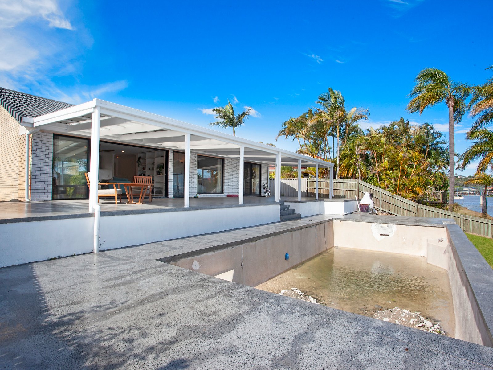 168 Acanthus Avenue BURLEIGH WATERS 3