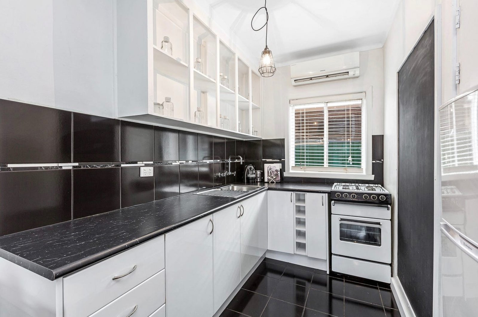 Gallery: 1/68 Kernot Street