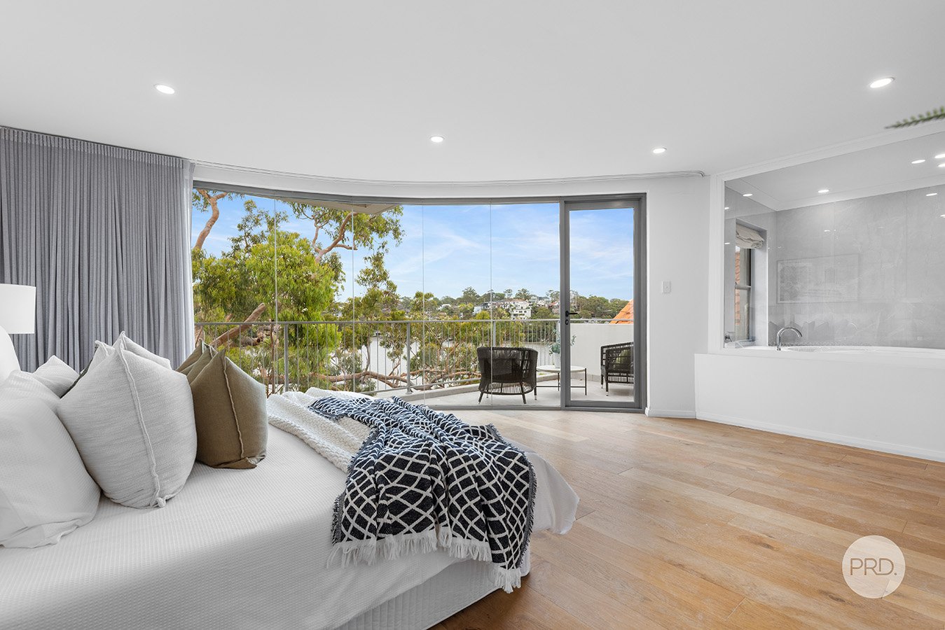 1/68 Llewellyn Street OATLEY 9