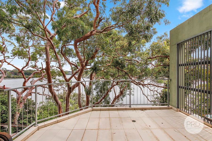 1/68 Llewellyn Street OATLEY 9