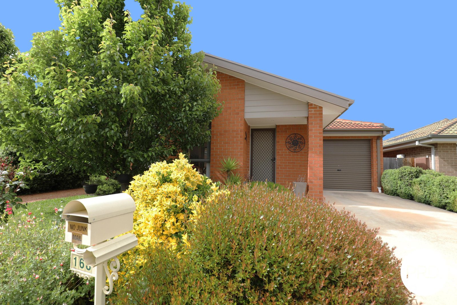 168 MacFarlane Burnet Avenue MACGREGOR 10