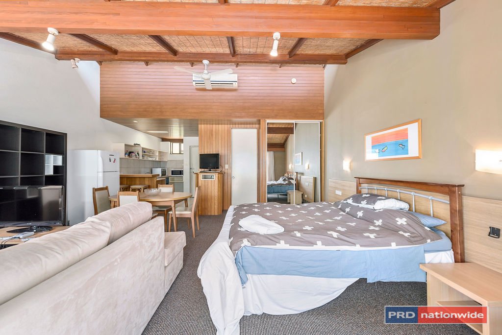 16/8 Solitary Islands Way SAPPHIRE BEACH 4