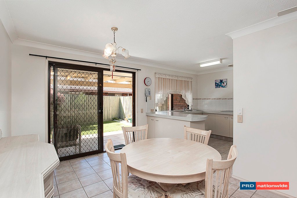 1/68 Treeview Dve  BURLEIGH WATERS 4