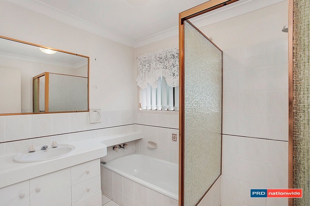 1/68 Treeview Dve  BURLEIGH WATERS 8