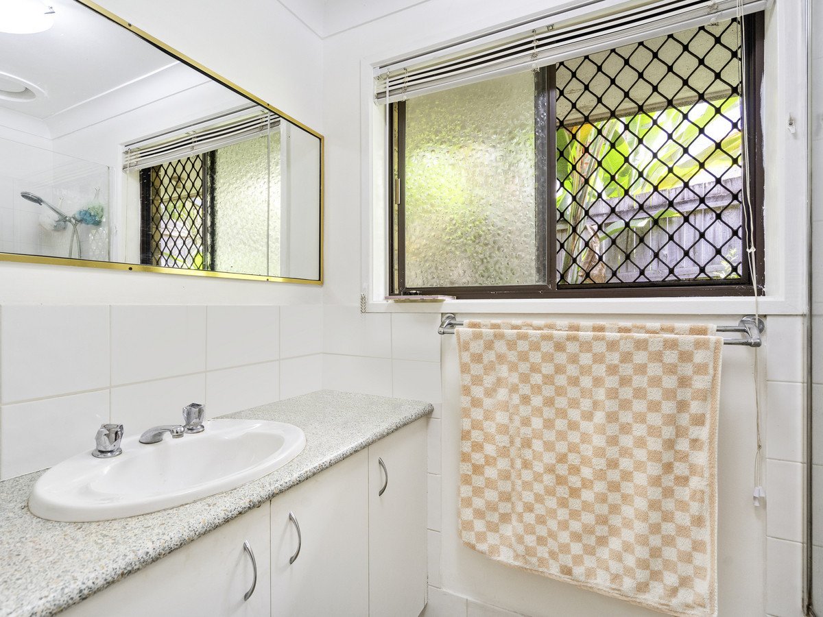 1/68 West Burleigh Road Burleigh Heads 4