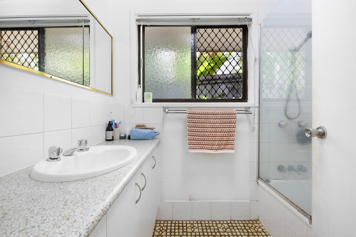 1/68 West Burleigh Road Burleigh Heads 9