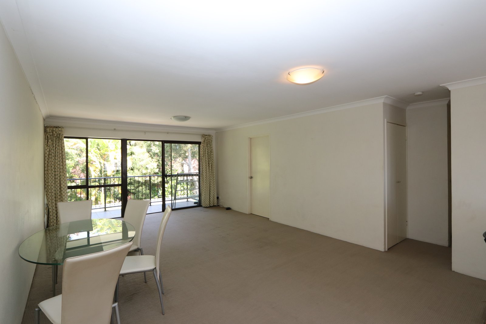16/86 Lawrence Drive NERANG 1
