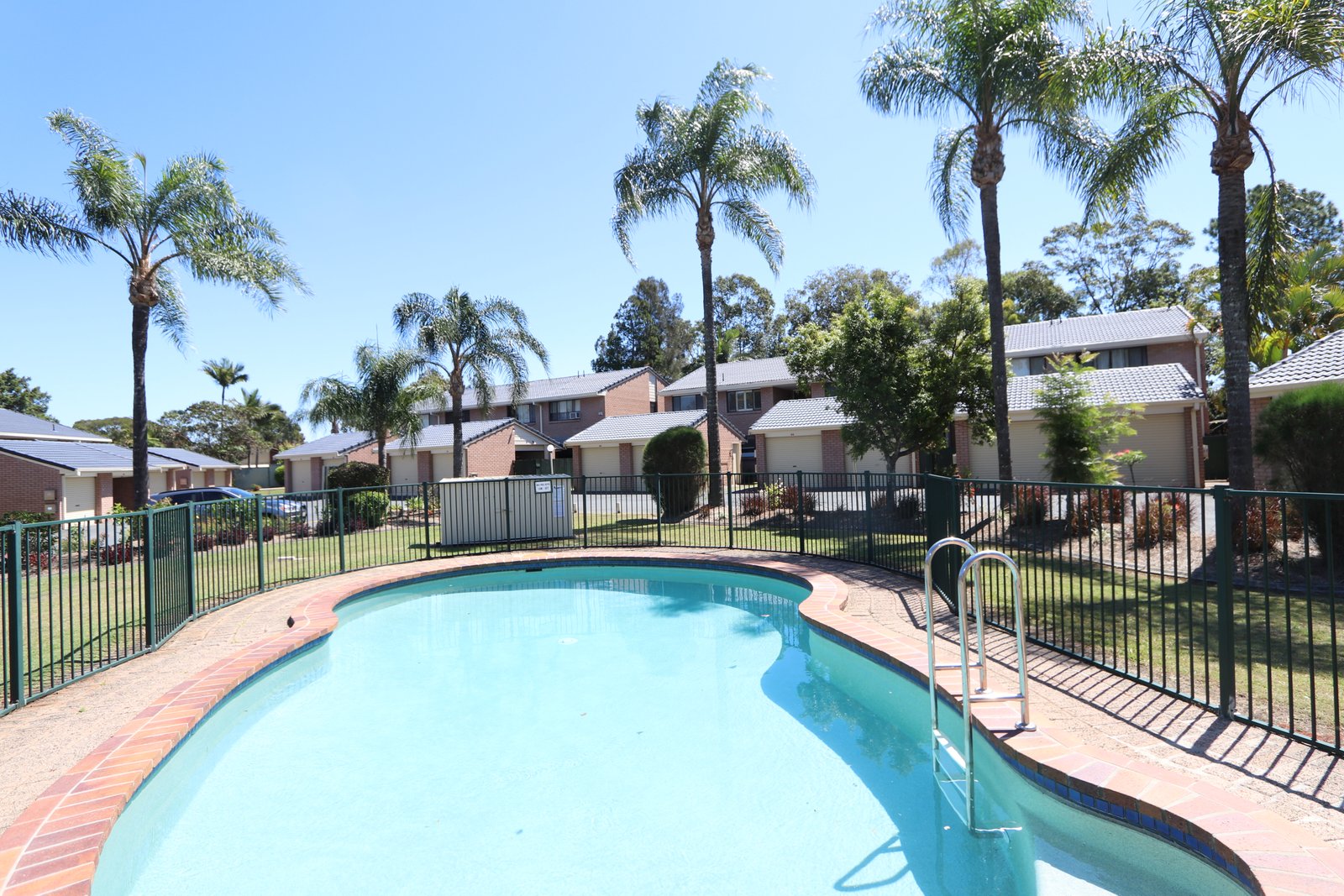 16/86 Lawrence Drive NERANG 9