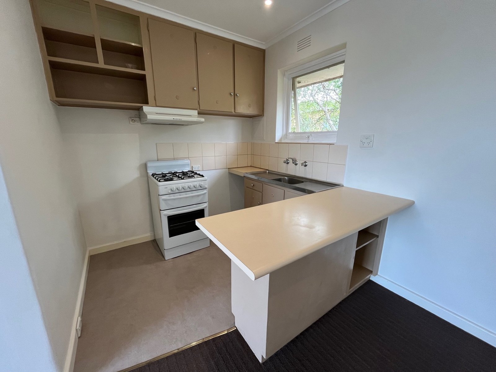 Gallery: 16/9 Ascot Street