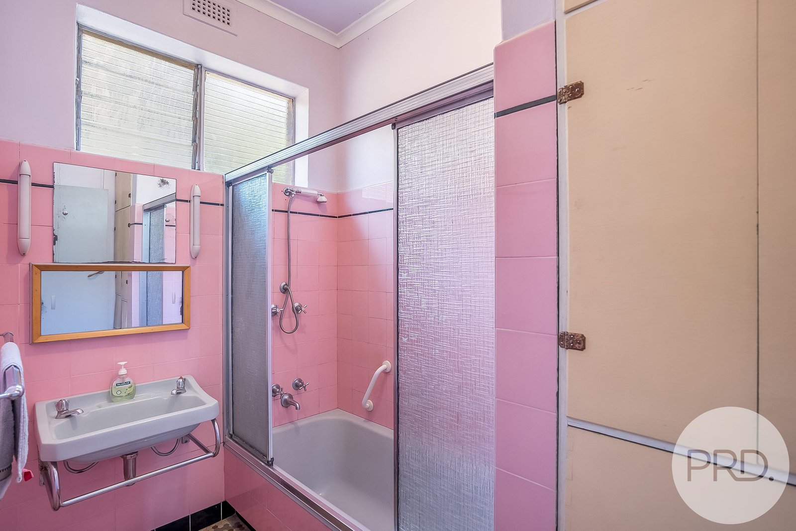 169 Brooker Avenue GLEBE 10