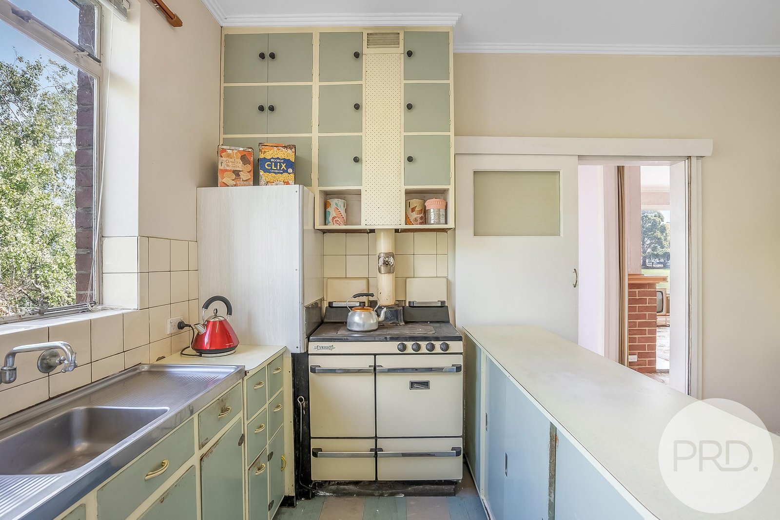 169 Brooker Avenue GLEBE 18