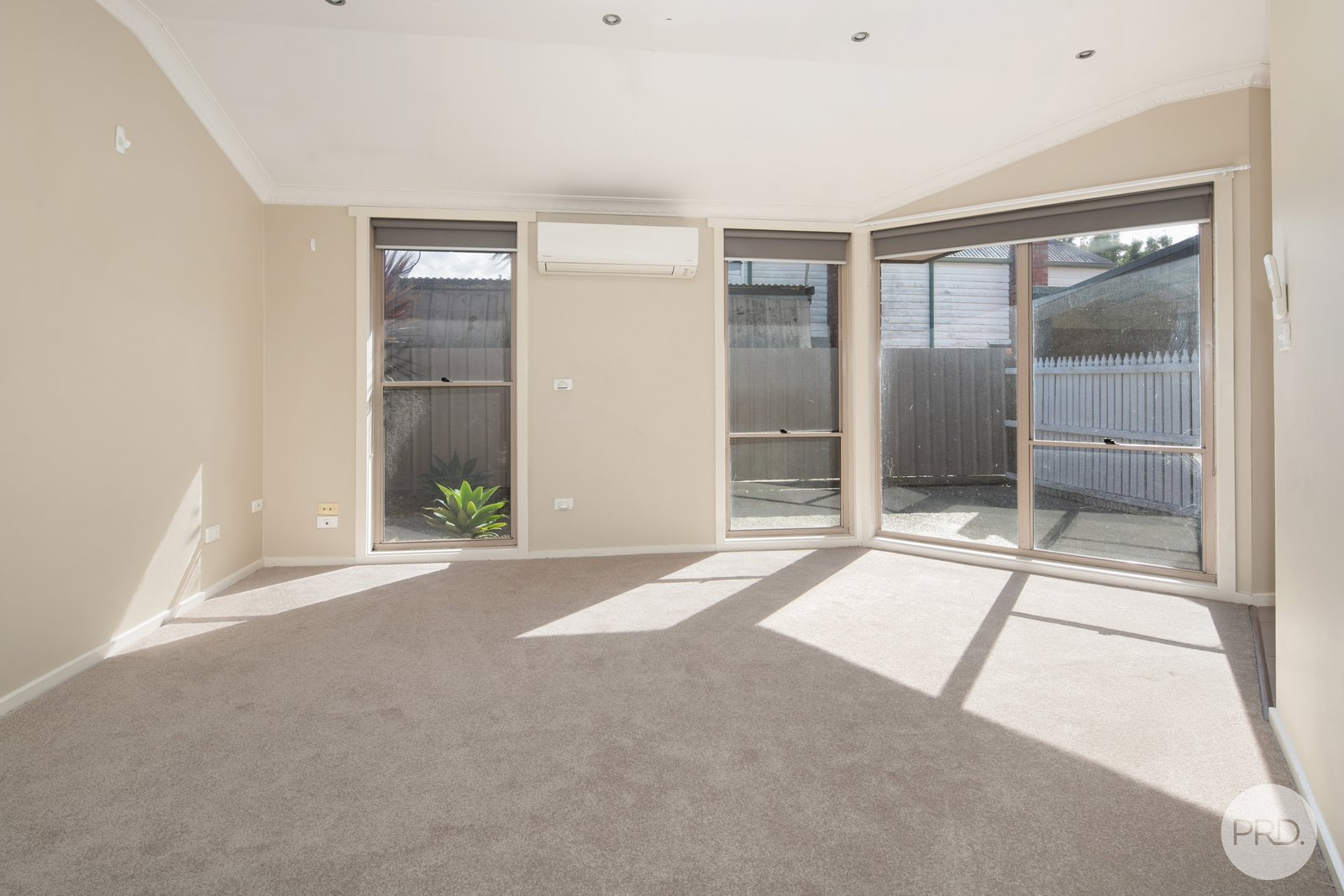 1/69 Gillies Street South ALFREDTON 3