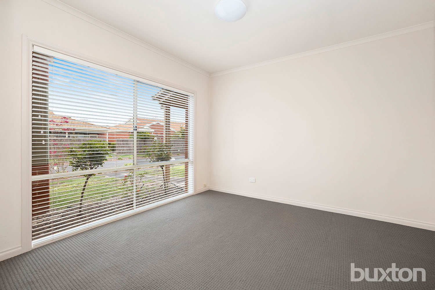 Gallery: 16/9 Maxflo Court