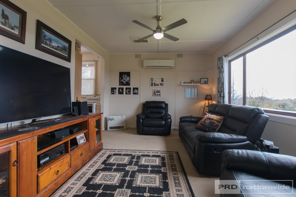 169 Simpson Street TUMUT 4