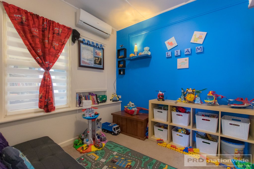 169 Simpson Street TUMUT 9