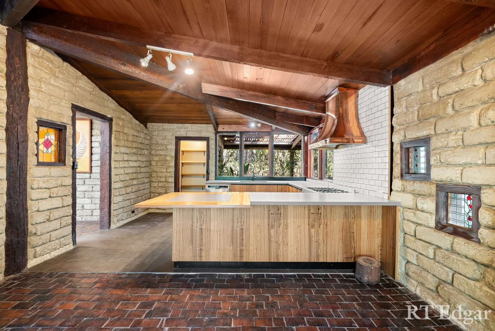 Real Estate and Property in 169 Walkers Road, Woodend, VIC