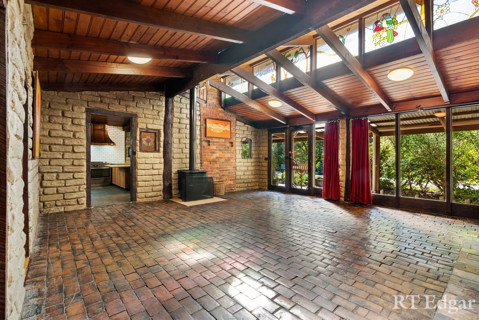 Real Estate and Property in 169 Walkers Road, Woodend, VIC
