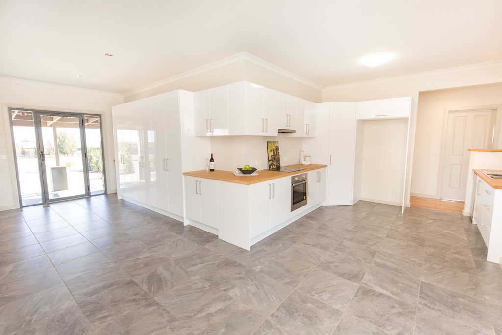 169 White Cliff Avenue MILDURA 5