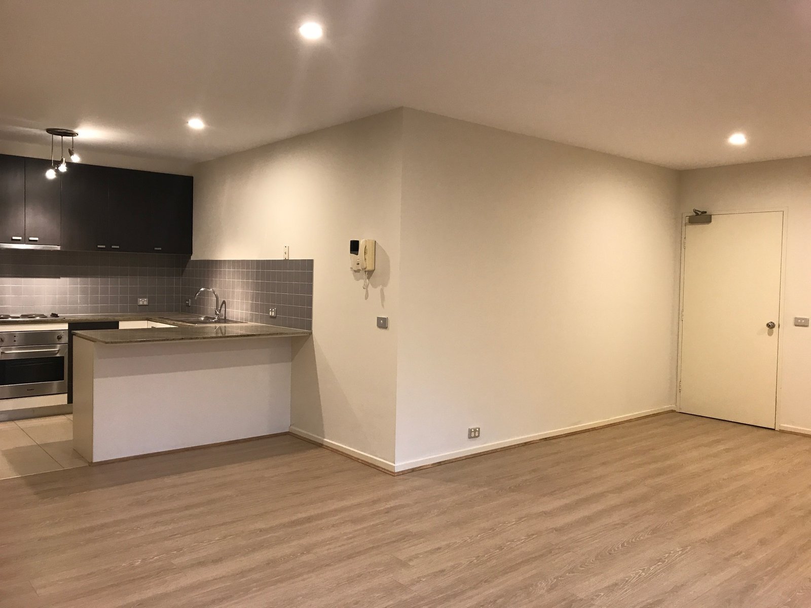 Gallery: 16/93 Highett Road