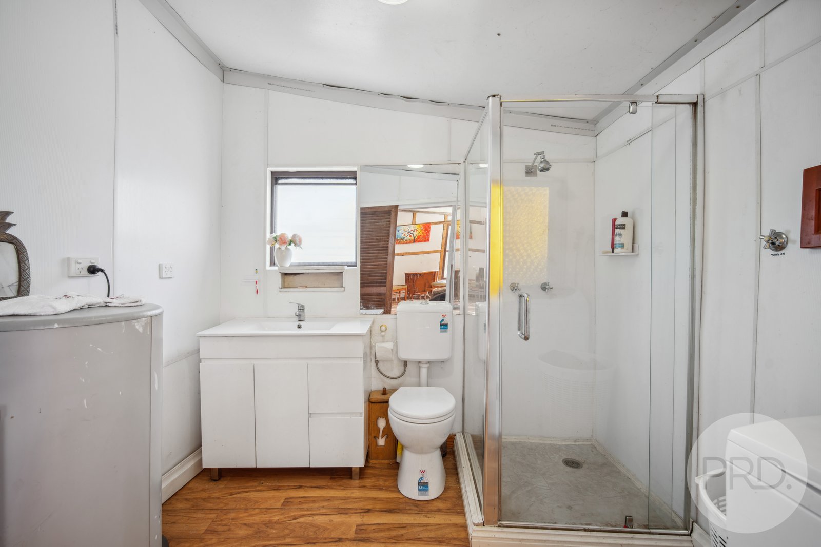 16A Anna Street URANA 10