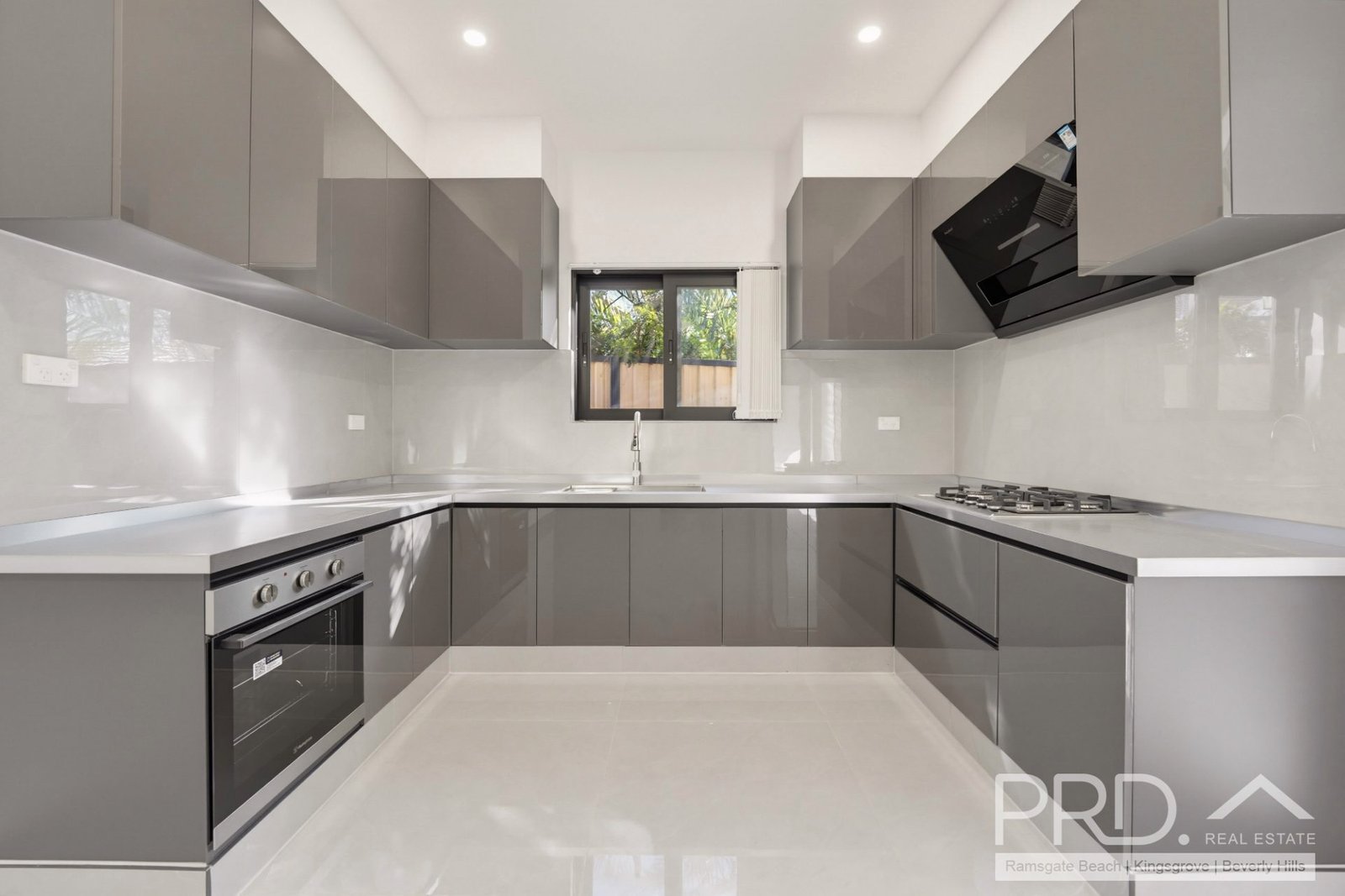 16A Barnards Avenue HURSTVILLE 1
