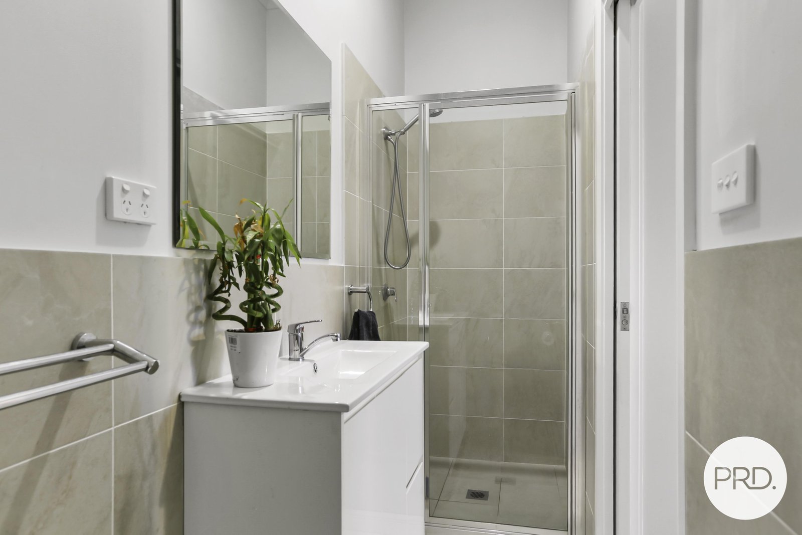 16A Clermont Crescent ALBION PARK 6