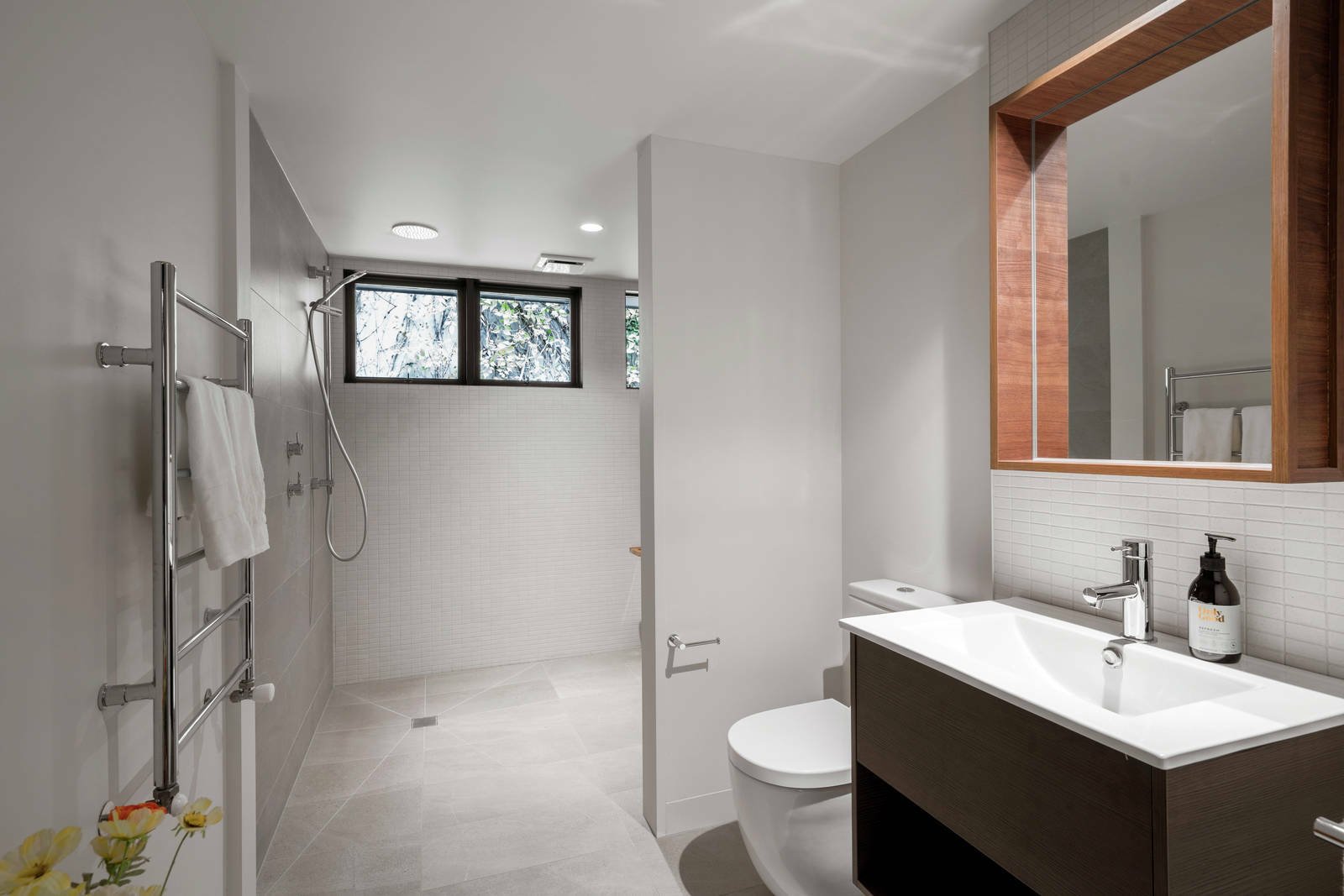 16A Glyndebourne Avenue, Toorak, 3142