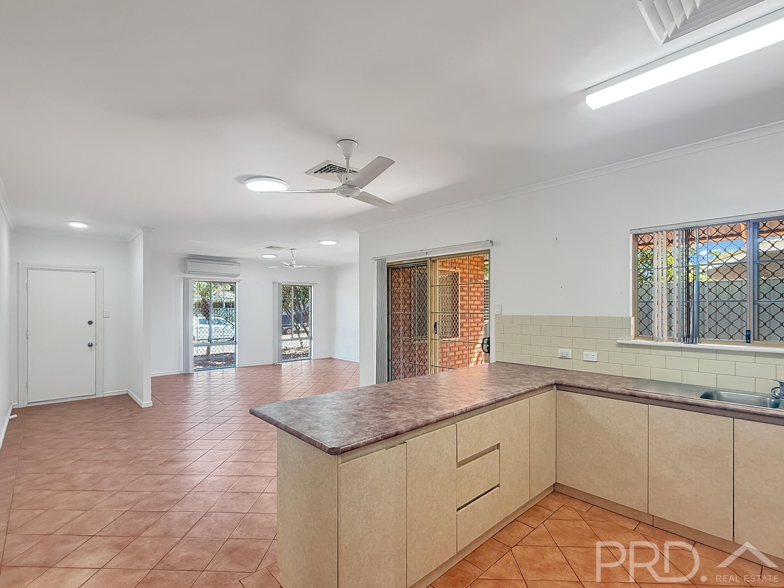 16A Haddon Way NICKOL 6