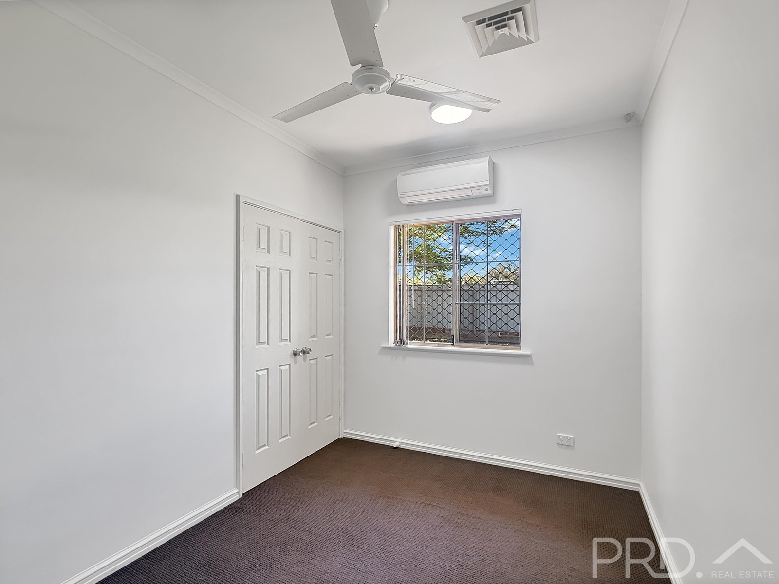 16A Haddon Way NICKOL 11